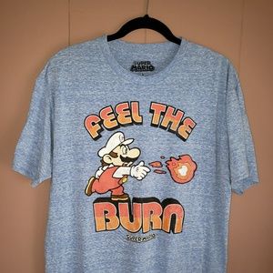Super Mario "Feel The Burn" Tee Size L